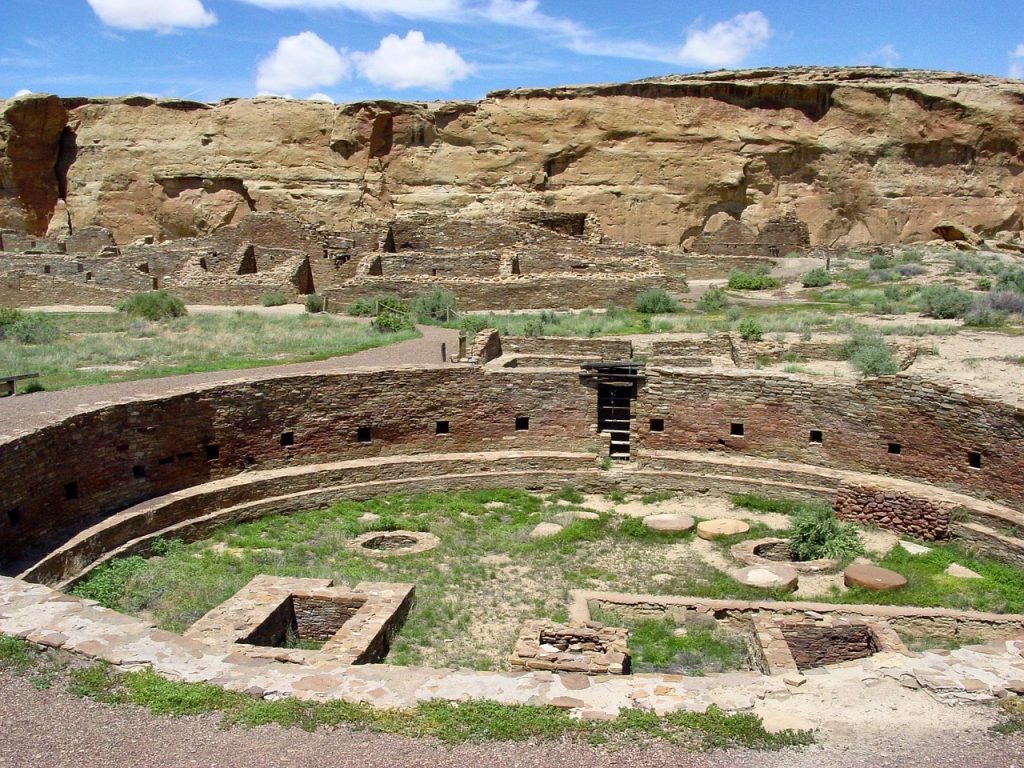 Chaco canyon, new mexico, mountains — Harnessing Bscscan for Smart Trading Decisions