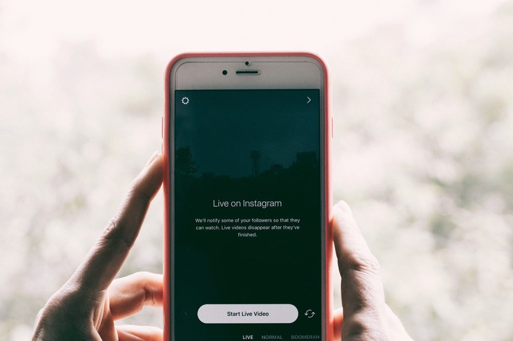 Instagram, application, phone — PayPal Ratenzahlung